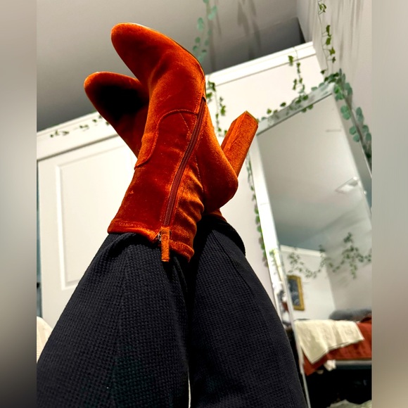 crush velvet orange edit Steve madden booties - Picture 1 of 10